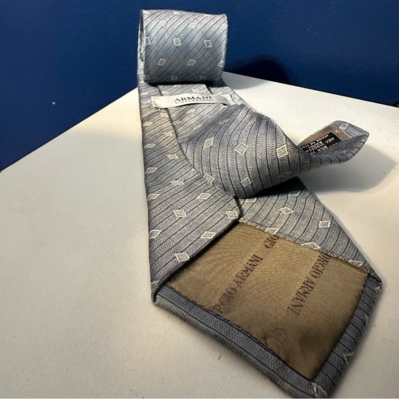 Armani Collezioni Silver Geometric Men's Tie - Picture 1 of 5